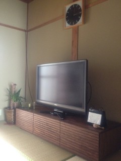 天然木・無垢のテレビ台風雅ウォールナットW1500-設置1