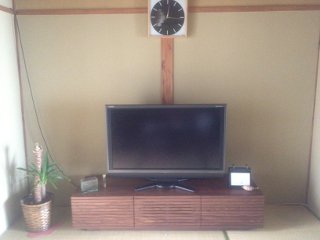 天然木・無垢のテレビ台風雅ウォールナットW1500-設置3