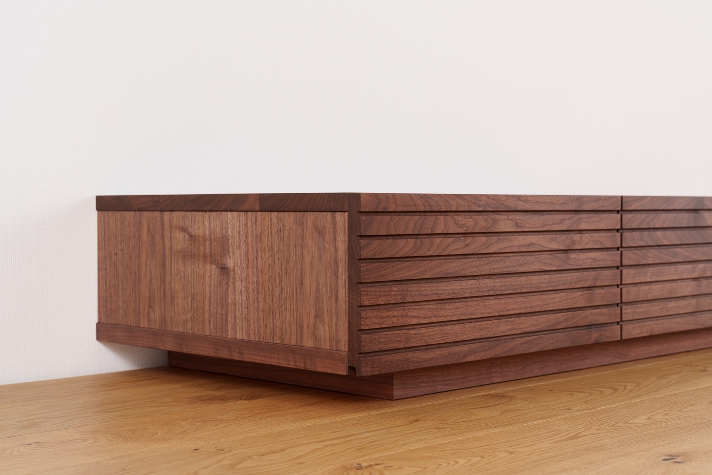 センターテーブル　スリットあり